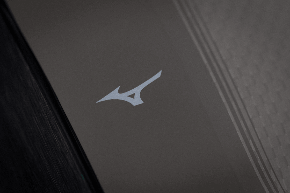 A closeup of the crown logo on the Mizuno ST-230 driver