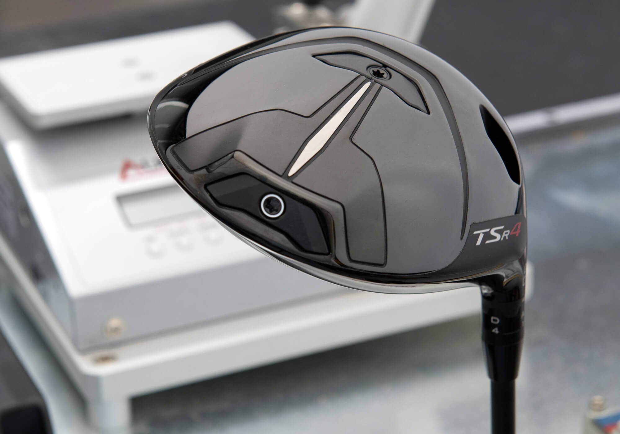 An image of the Titleist TSR 4 driver. 