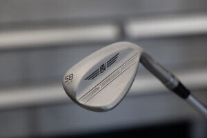 Titleist Vokey Wedgeworks Wedge 58° V-Grind – Manche Acier N.S. Pro Modus3, 35.25''