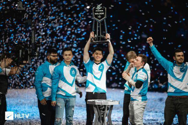 IA0eO54vzOE7YsJd76 xUf