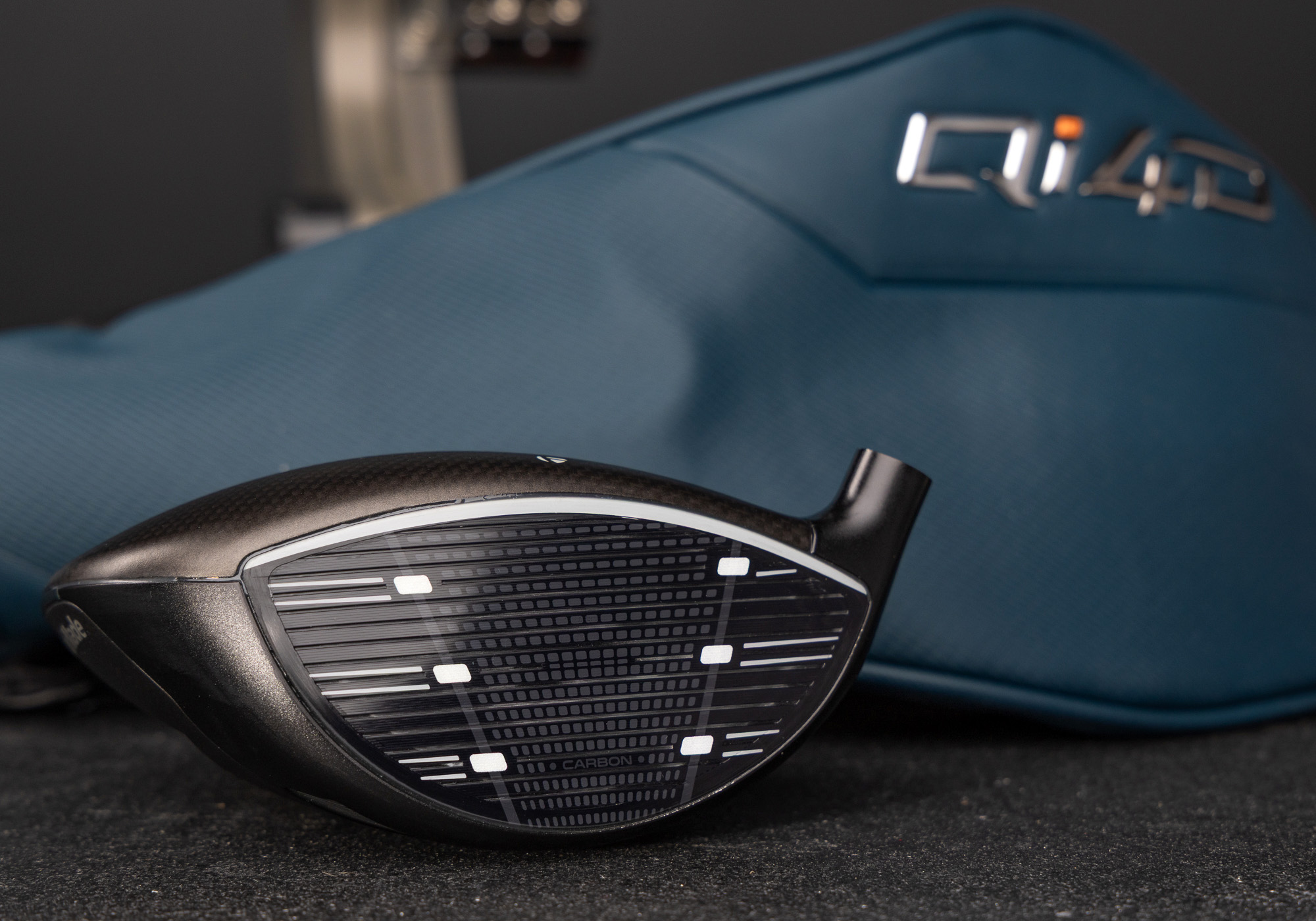 A Foresight Qi4D driver head with integrated Foresight marks.