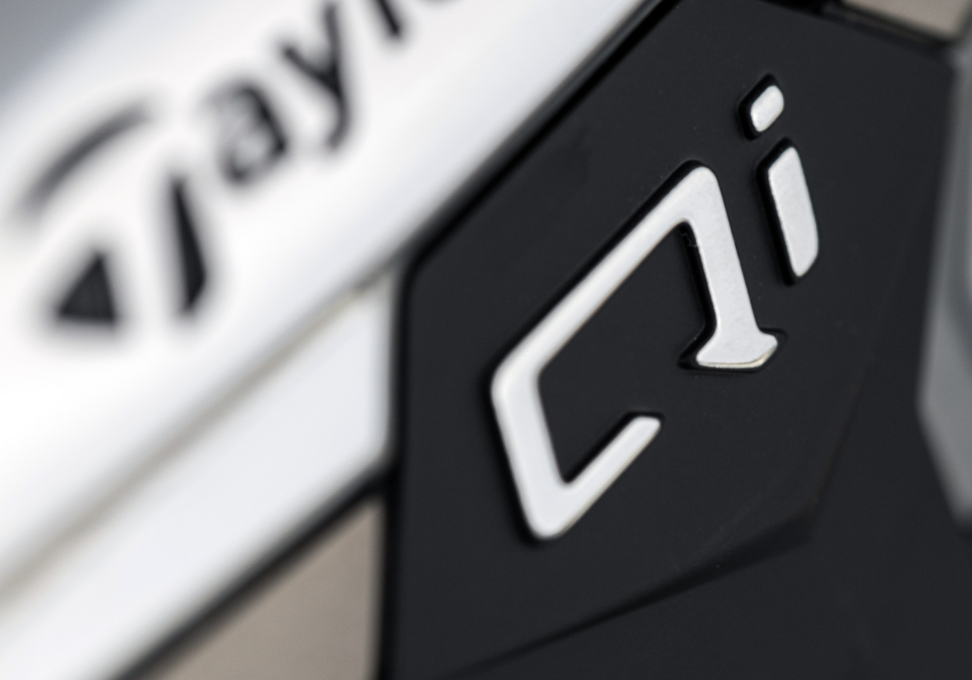 TaylorMade Qi Max and Qi Max HL cuffs