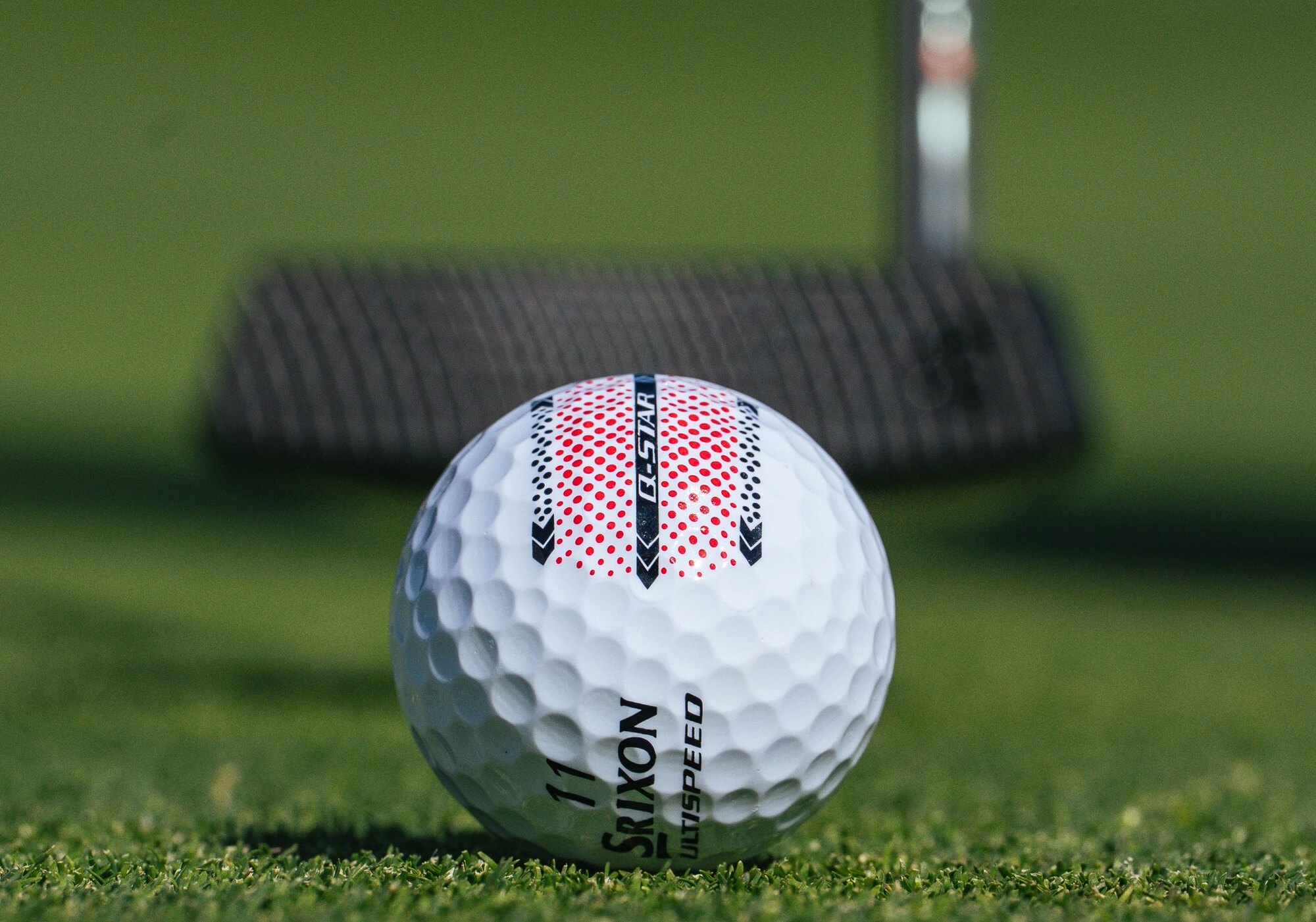 Srixon Q-STAR Ultispeed Golf Balls with Trackline.