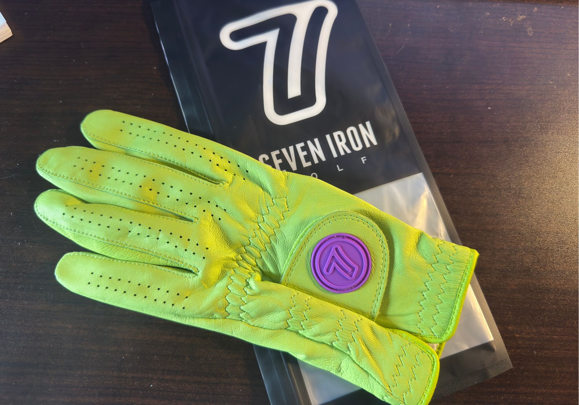 Seven Iron golf glove