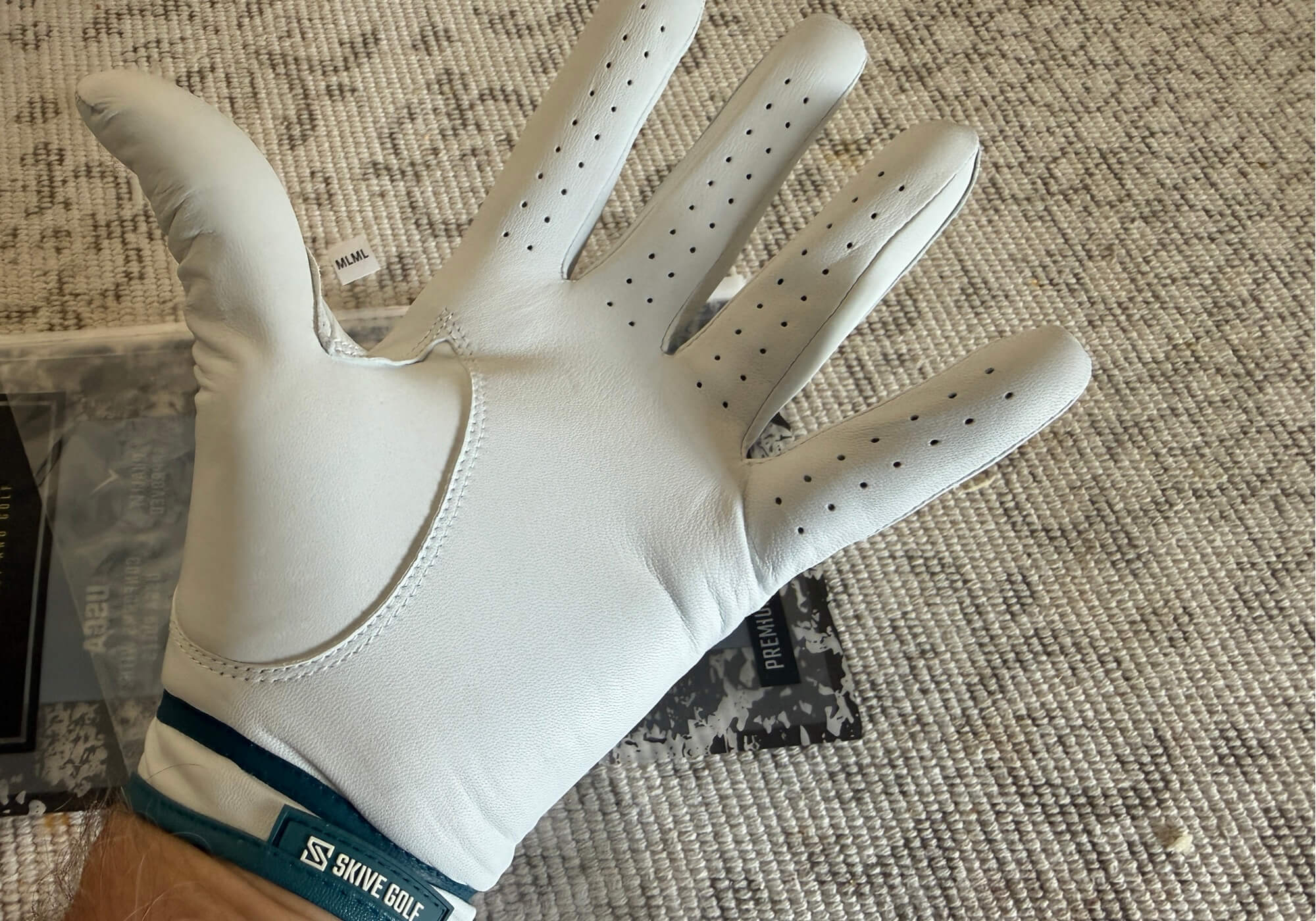 Skive golf glove