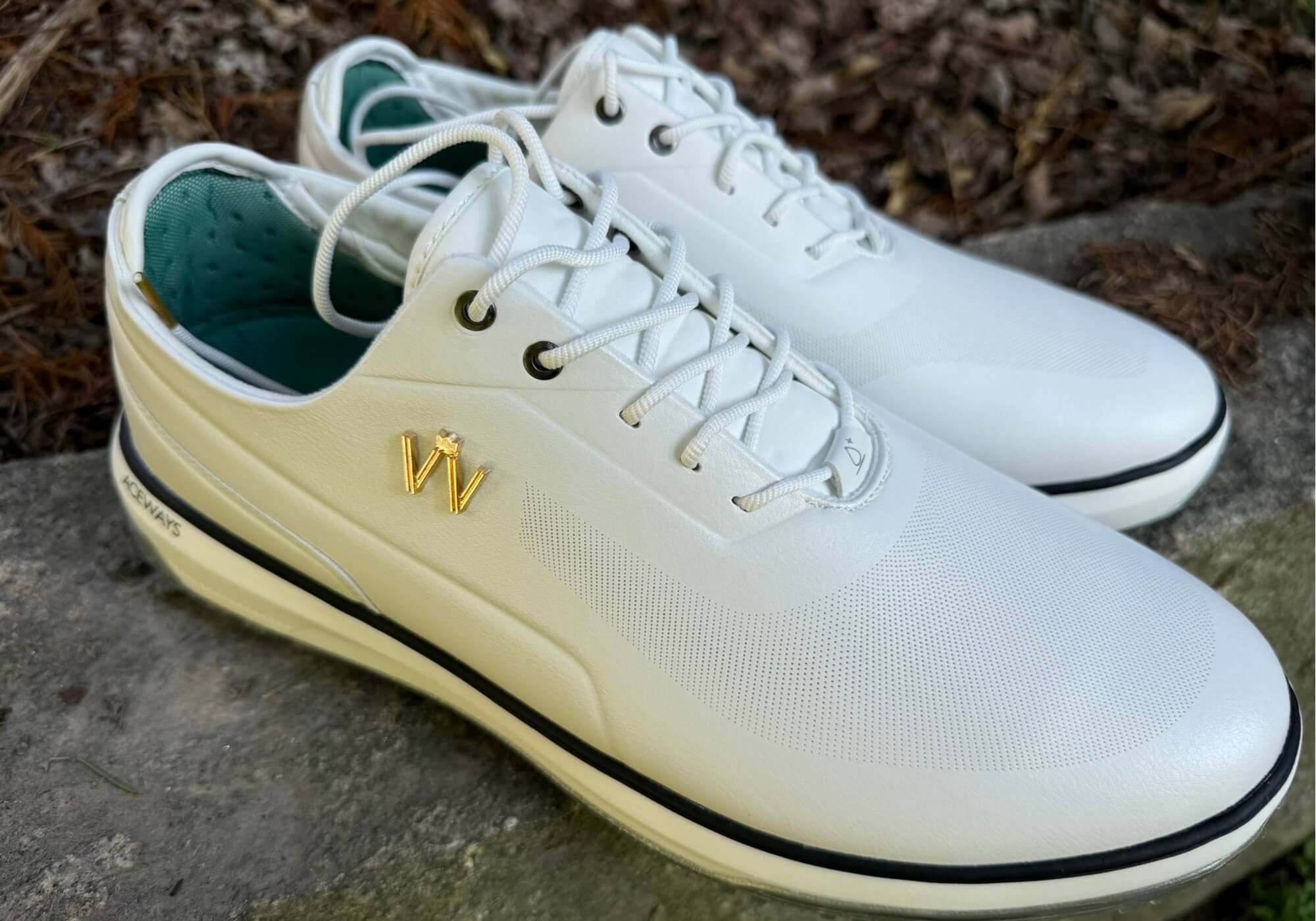 A pair of Aceways golf shoes advertised on Facebook.