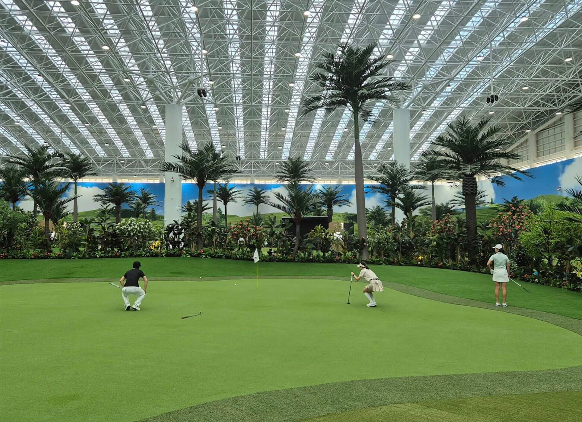 Will This 18-Hole Indoor Golf Course Concept Work?
