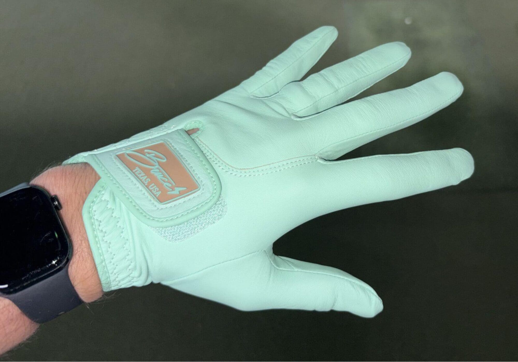 This Golf Glove Features No Perforation On Purpose