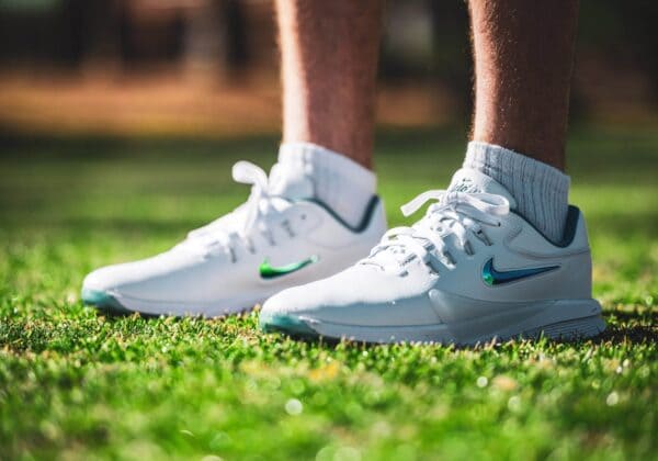 Spiked Versus Spikeless Golf Shoes: Which Should You Wear?